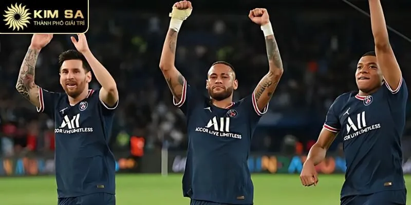 Paris Saint Germain - Gã Khổng Lồ Trên Đấu Trường Châu Âu 3 Bộ ba huyền thoại trong nền bóng đá thế giới